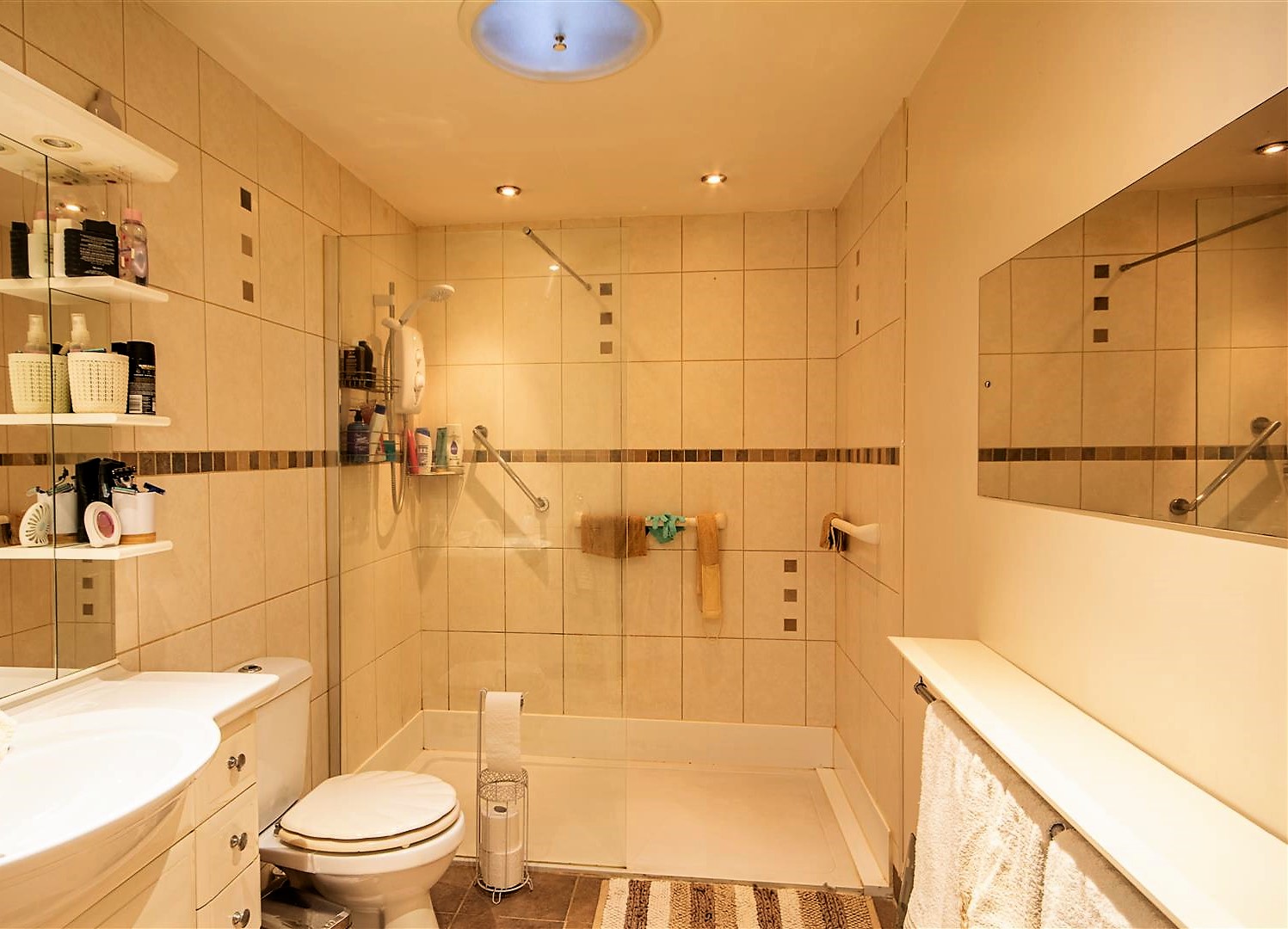 8 Charles Walker Close - Shower room