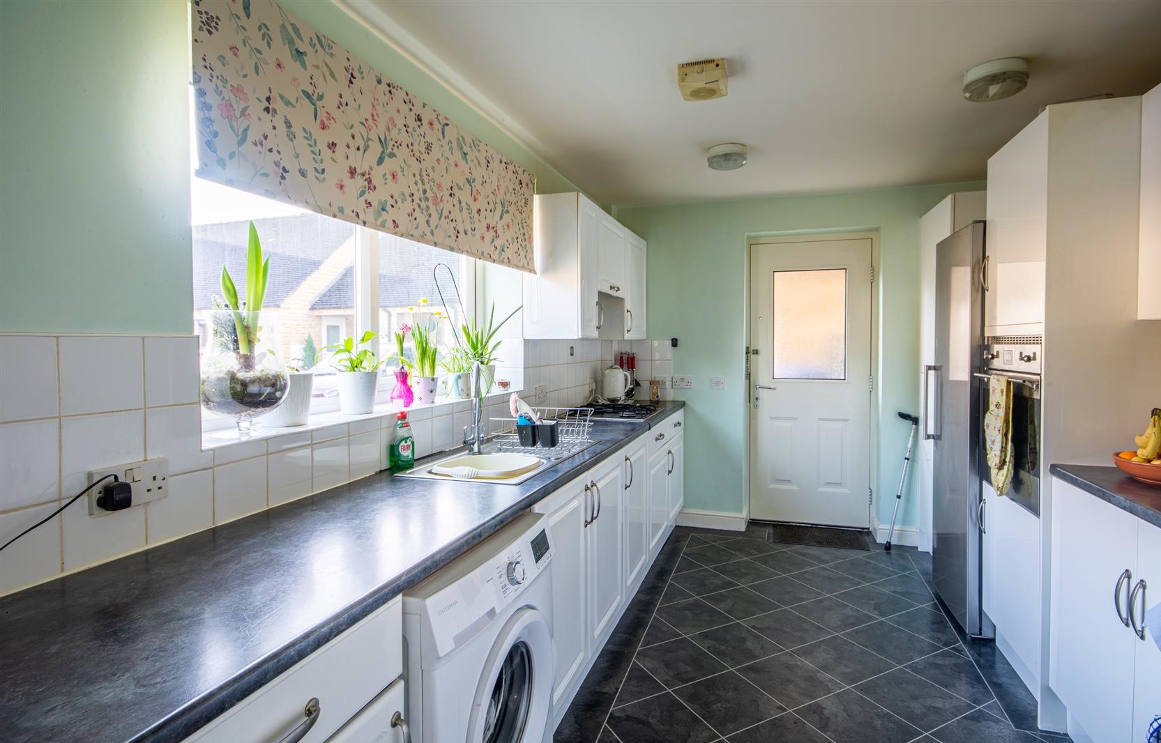 8 Charles Walker Close - Kitchen